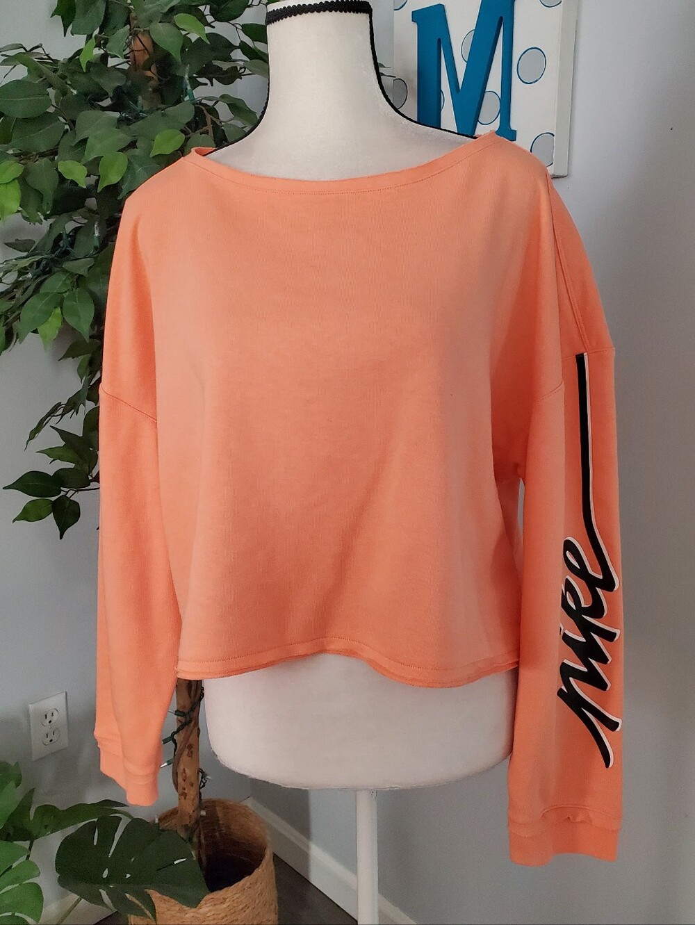 NIKE Dri-Fit Oversized Cropped Training Crewneck Sweatshirt L